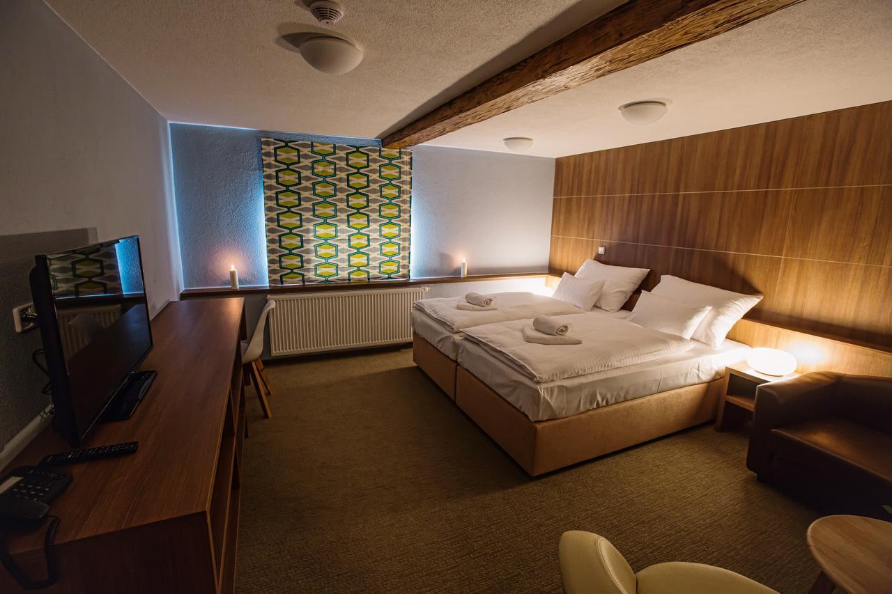 Hotel Na Sustne Krupa Экстерьер фото