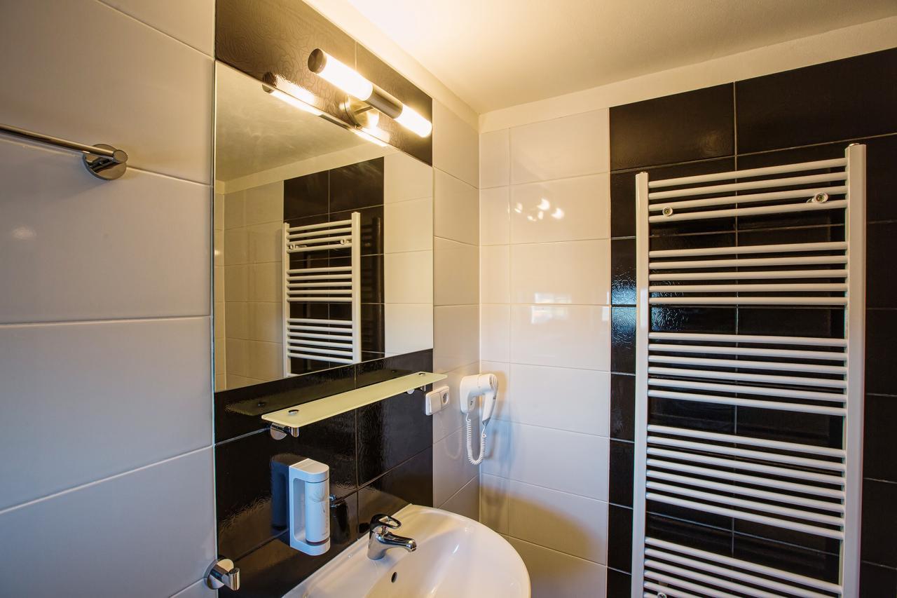 Hotel Na Sustne Krupa Экстерьер фото