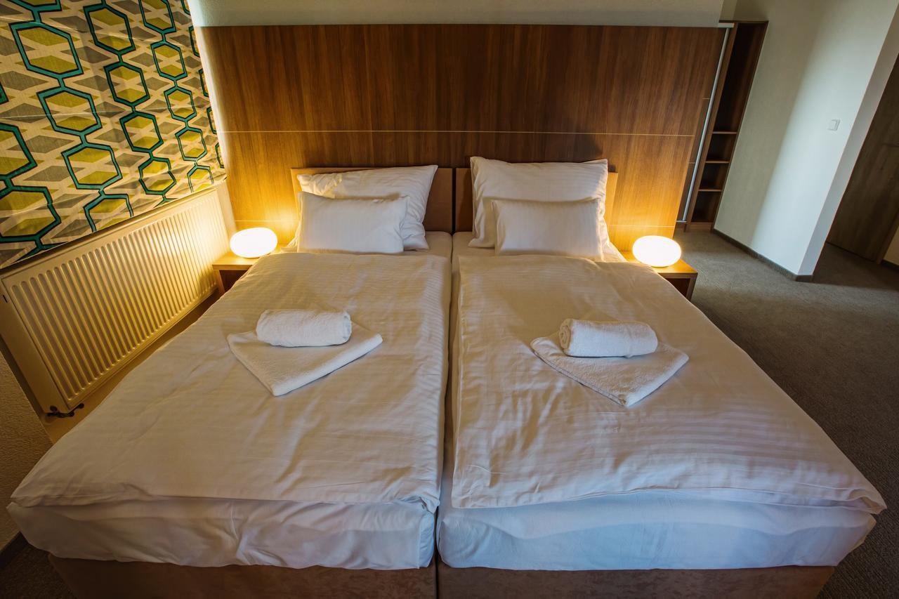 Hotel Na Sustne Krupa Экстерьер фото
