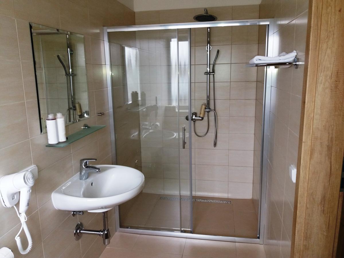 Hotel Na Sustne Krupa Экстерьер фото